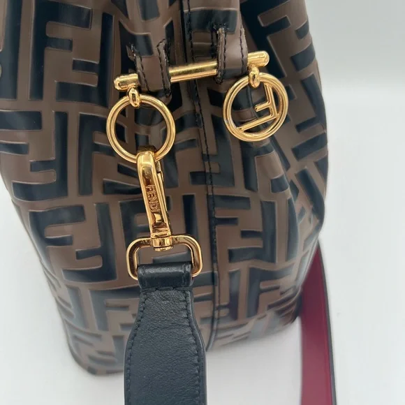 ❗️SOLD❗️Fendi FF Zucca pattern bucket bag 😍❤️ - Picture 2 of 12